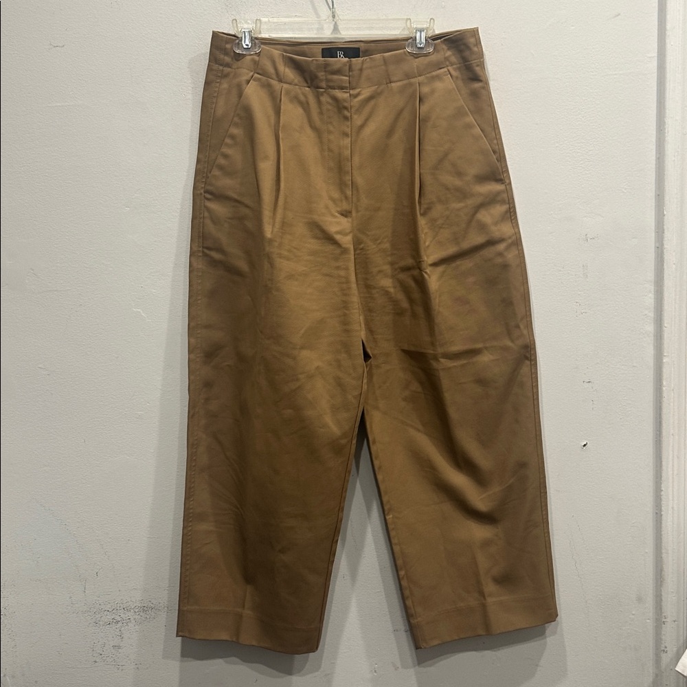 Banana Republic Cropped Wide-Leg Pants in Olive - Picture 5 of 10